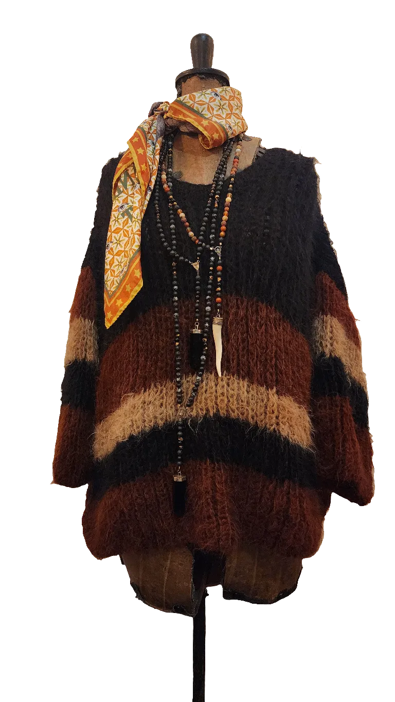 Handknit sweater - V neck