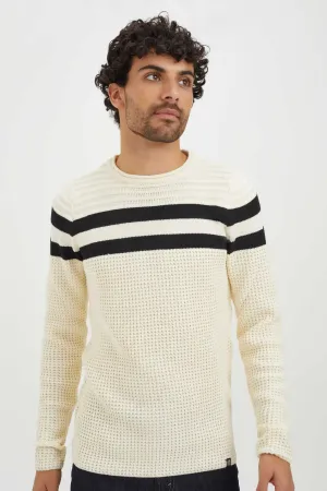 Round neck embossed knit